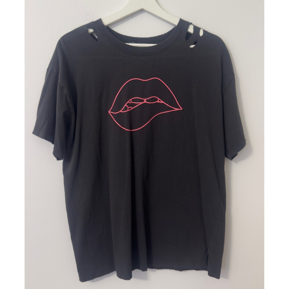 Forever 21 Distressed Lips Graphic Tee Womens L Black Sleeve Distressed Grunge